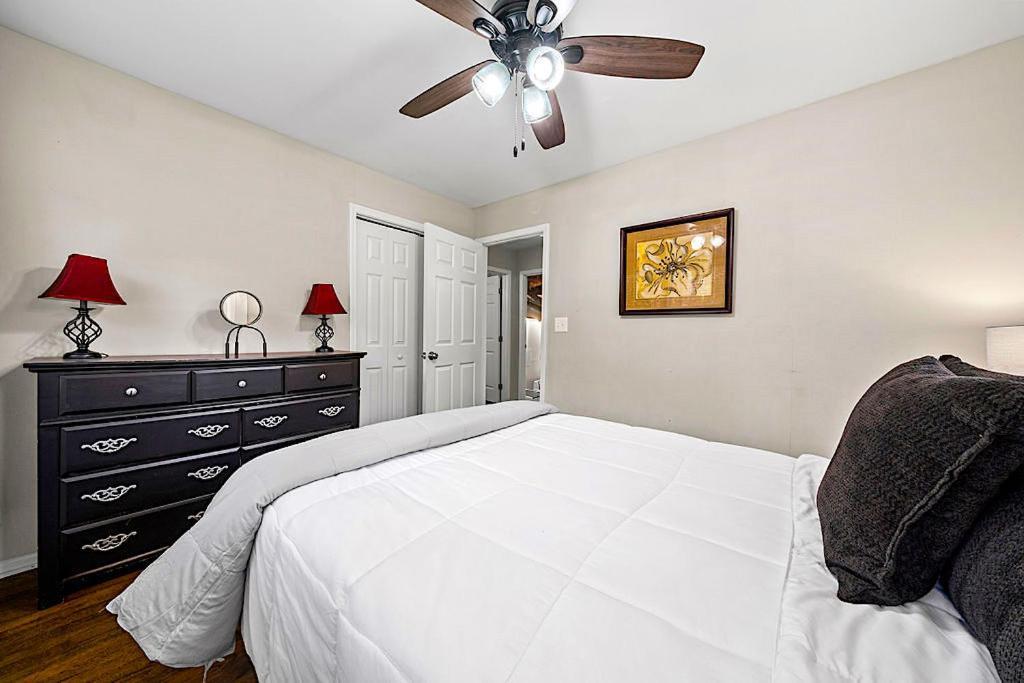 أتلانتا Goodkarma Rentals Refreshed Smyrna Home Near Battery Atl Half Mile To Interstate المظهر الخارجي الصورة