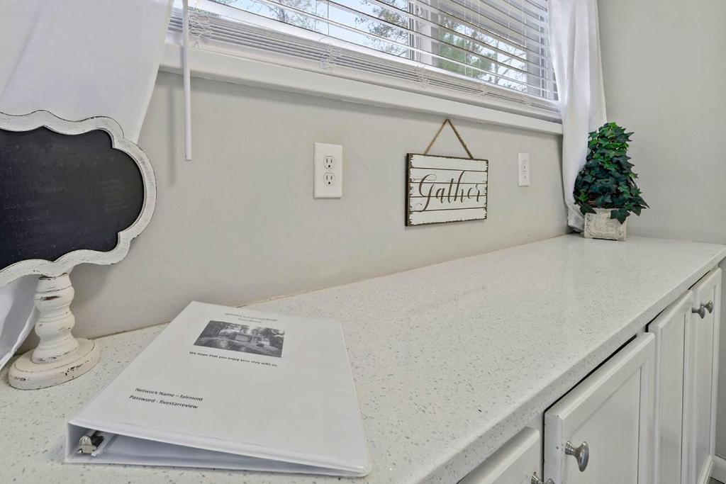 أتلانتا Goodkarma Rentals Refreshed Smyrna Home Near Battery Atl Half Mile To Interstate المظهر الخارجي الصورة