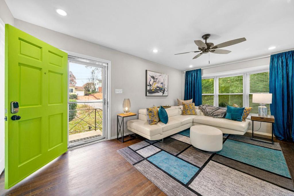 أتلانتا Goodkarma Rentals Refreshed Smyrna Home Near Battery Atl Half Mile To Interstate المظهر الخارجي الصورة