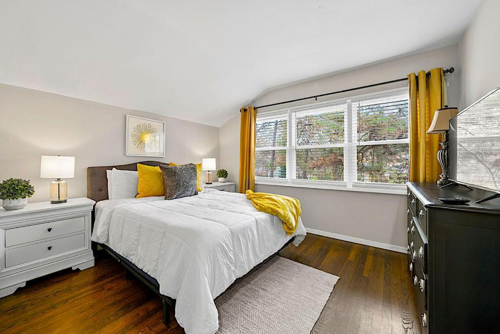 أتلانتا Goodkarma Rentals Refreshed Smyrna Home Near Battery Atl Half Mile To Interstate المظهر الخارجي الصورة